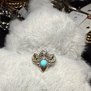 Elegant Silver and Turquoise Ring